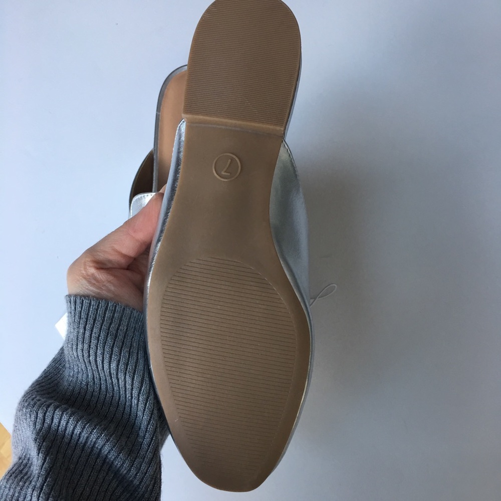 Merona Kona Flats Silver - Picture 3 of 4